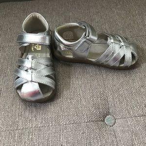 New See Kai Run Sandals Size 8